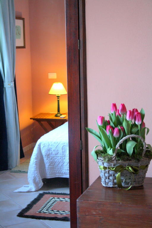 Bed and Breakfast Santa Igia - Country House Elmas Zimmer foto